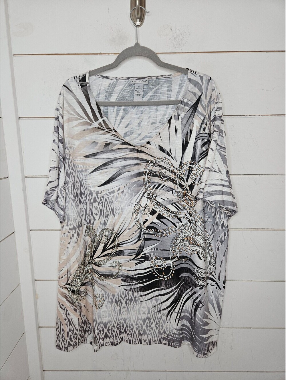 Catherines 3X grey white & cream paisley with leaves & studs v neck tee shirt